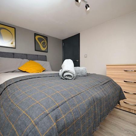 סוואנסי Stone'S Throw City Centre - Tv In Every Bedroom! מראה חיצוני תמונה