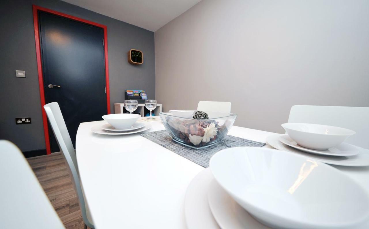 סוואנסי Stone'S Throw City Centre - Tv In Every Bedroom! מראה חיצוני תמונה
