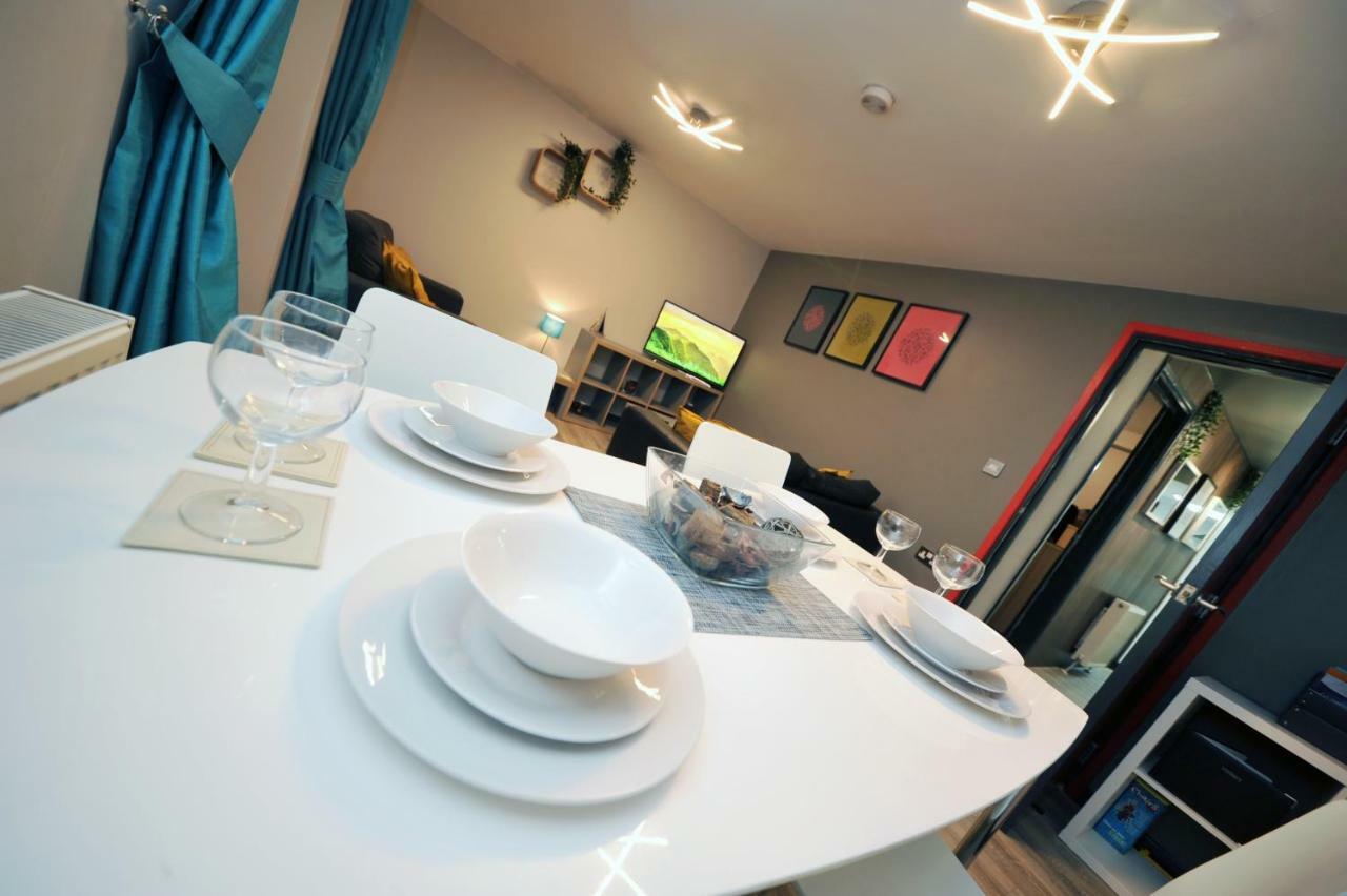 סוואנסי Stone'S Throw City Centre - Tv In Every Bedroom! מראה חיצוני תמונה